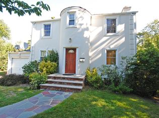 15 Brookbridge Rd, Great Neck, NY 11021