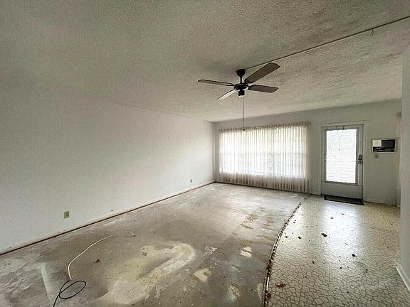 5th image of 112 Wellington E