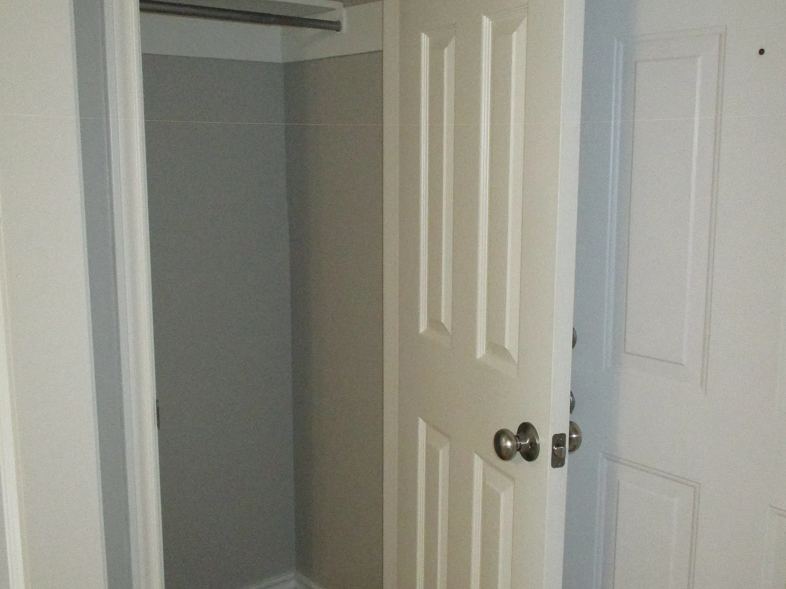 2 bed, 1000 sqft, $1,200 — Photo 3