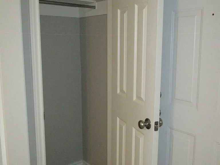 2620 County Ave — Photo 3
