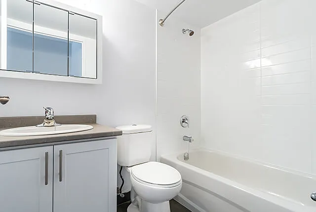 30 Livonia Pl — Photo 14