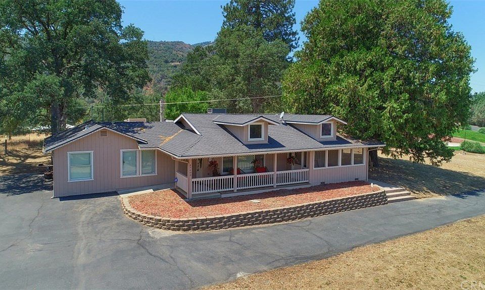 1st image of 49400 Deerview Ln