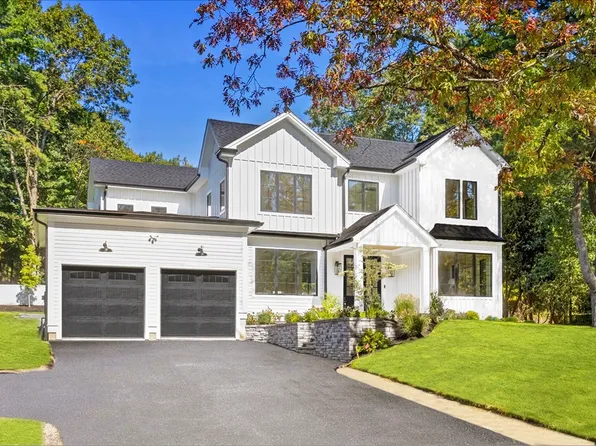 310 Oakland St, Wellesley, MA 02481