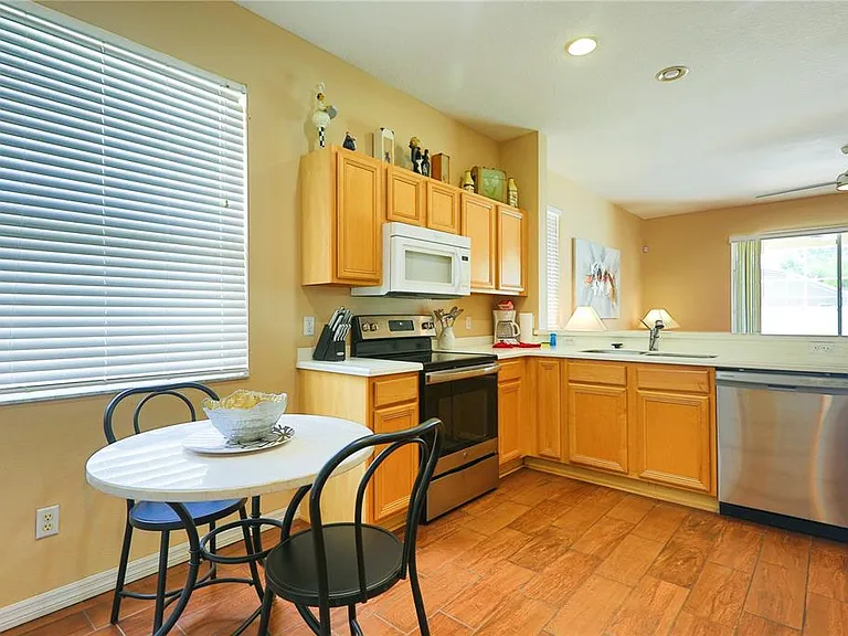 331 Henley Cir — Photo 13