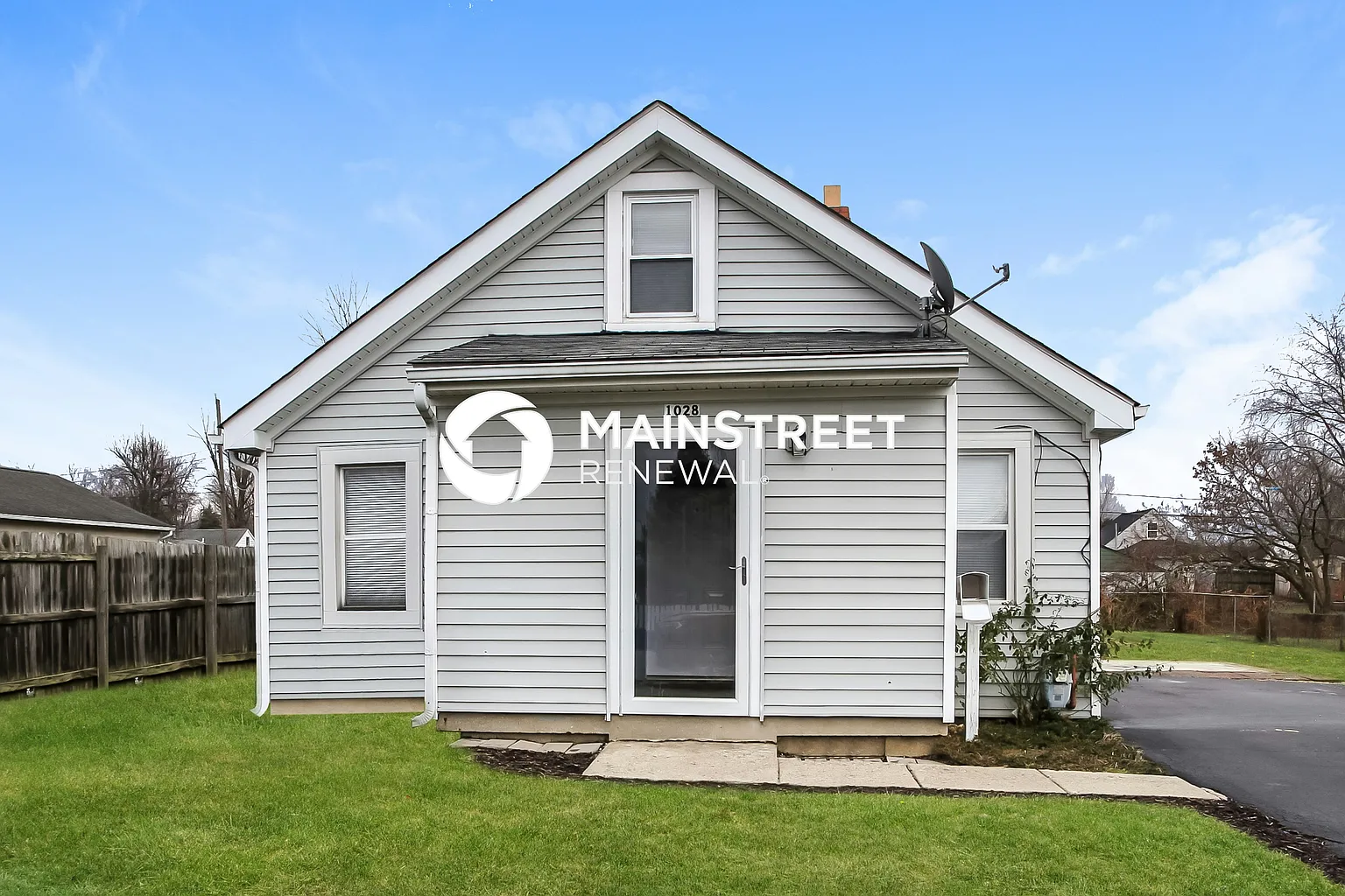 1028 Midland Ave photo 1