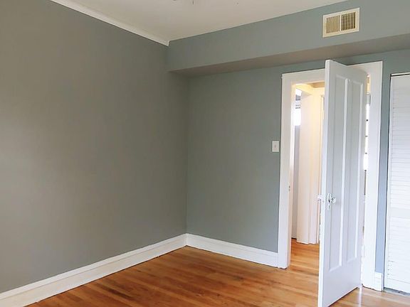 4th image of 6455 S Richmond St #2