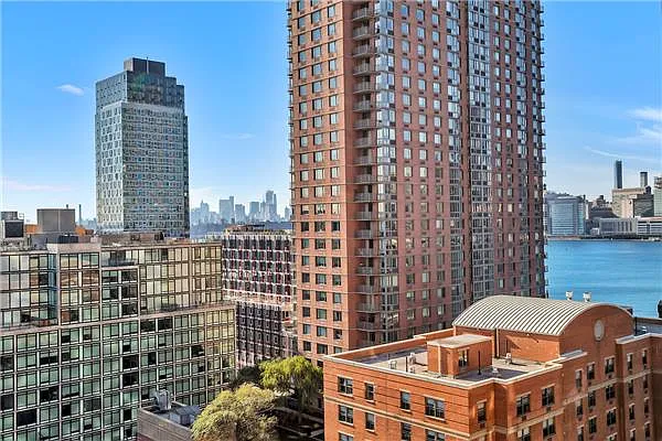 Sold by Weichert Manhattan Midtown | media 15