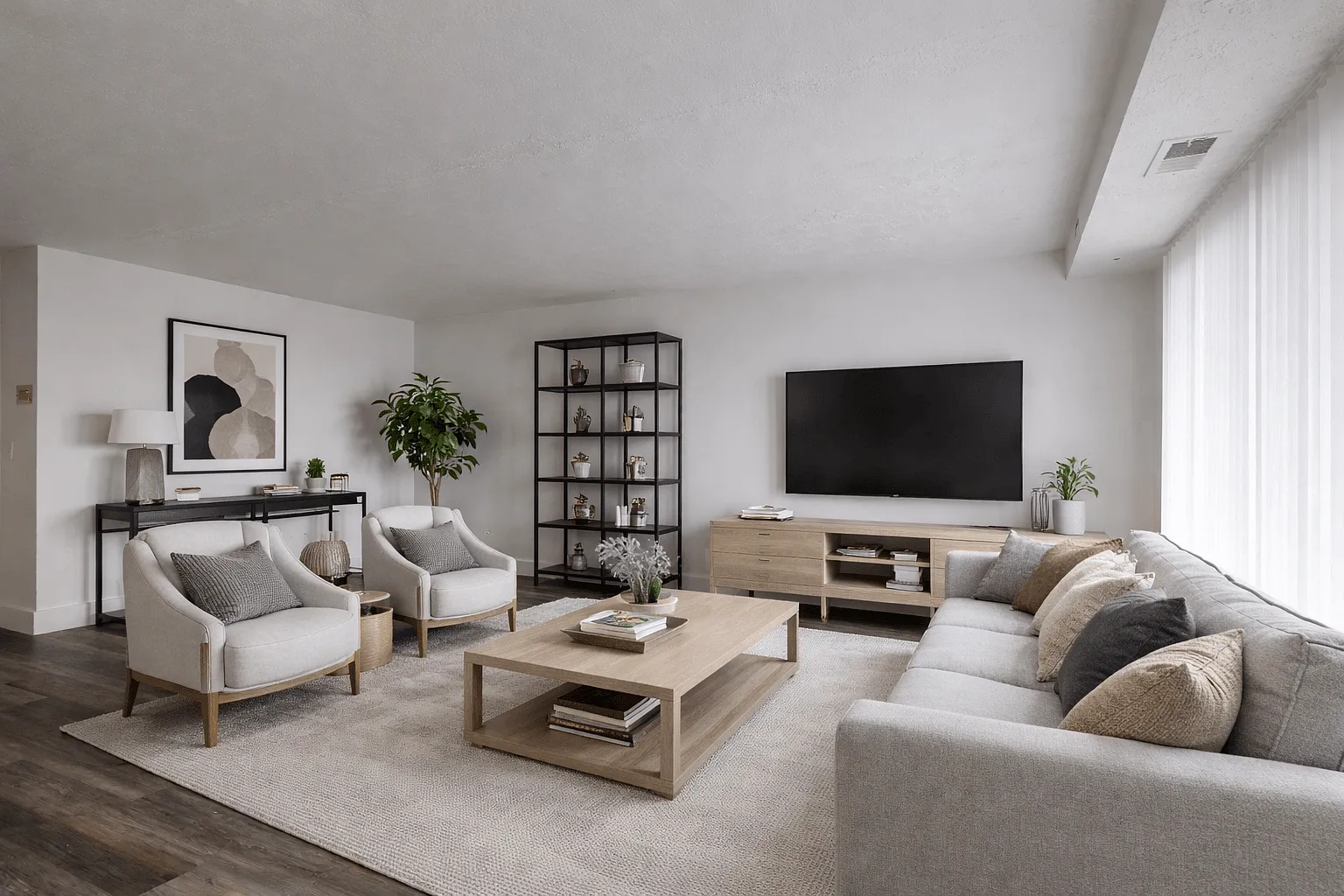 Carlyle Tower Apartments - Southfield, MI — Photo 3