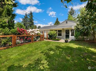 2016 NE 137th St, Seattle, WA 98125