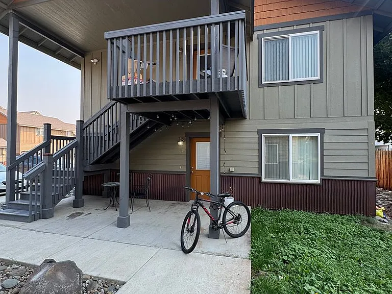 2221 N Airport Rd — Photo 1