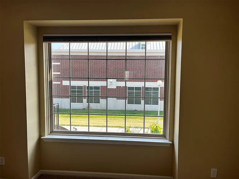 3177 Newbury Pl — Photo 2
