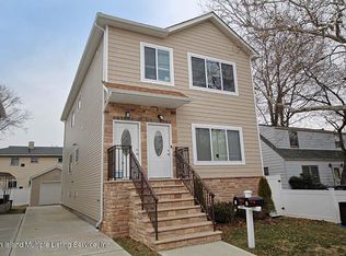 596 Metropolitan Ave, Staten Island, NY 10301
