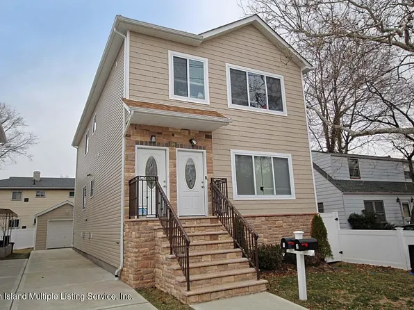 596 Metropolitan Ave, Staten Island, NY 10301
