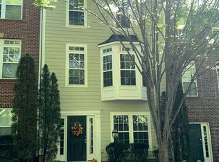 910 Rainier Rd, Charlottesville, VA 22903