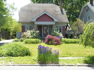 3174 E Overlook Rd, Cleveland Heights, OH 44118