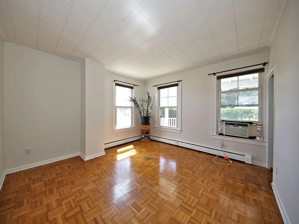 Apartment for Rent — Photo 4