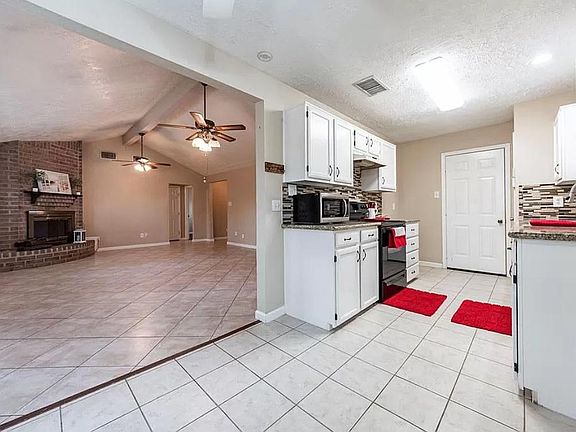 5th image of 2821 Travellers St