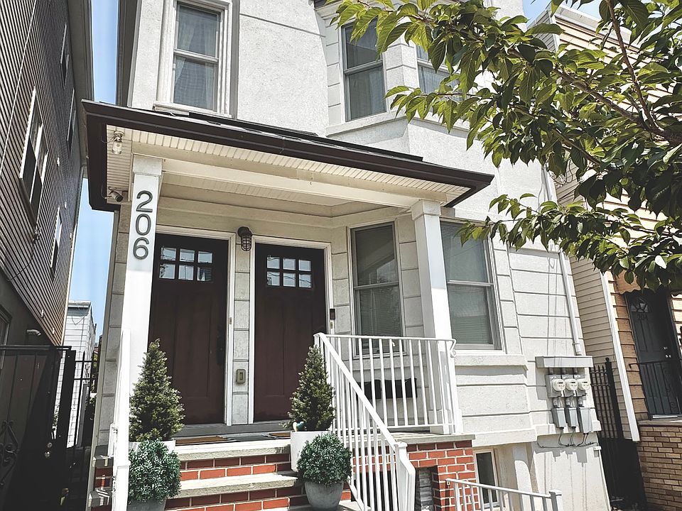 1st image of 206 Hopkins Ave #2