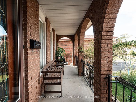 3rd image of 16 Ascolda Blvd