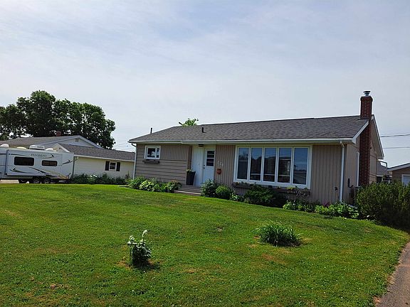 3rd image of 220 Clark St