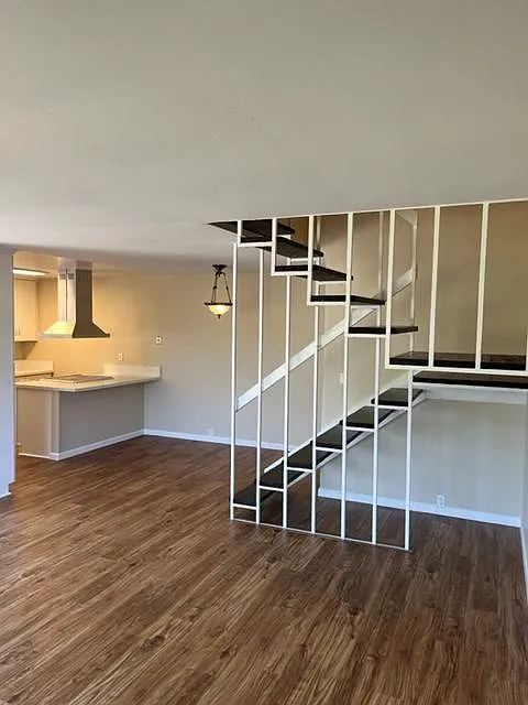 3 bed, 1.5 bath, 1212 sqft, $3,100 — Photo 2