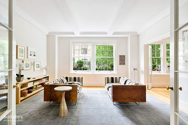 Sold by Sotheby's International Realty | media 10