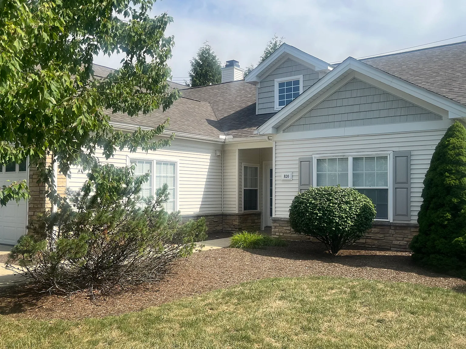 2 bed, 1700 sqft, $2,700 — Photo 1