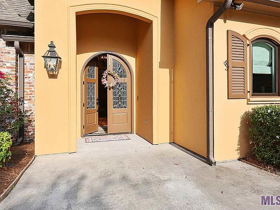2nd image of 6114 Tezcuco Ct