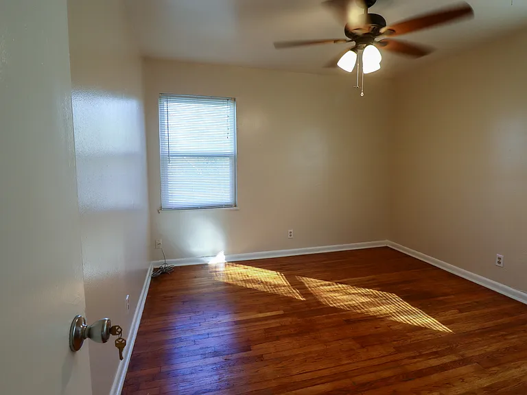 2701 Hillside Dr — Photo 19