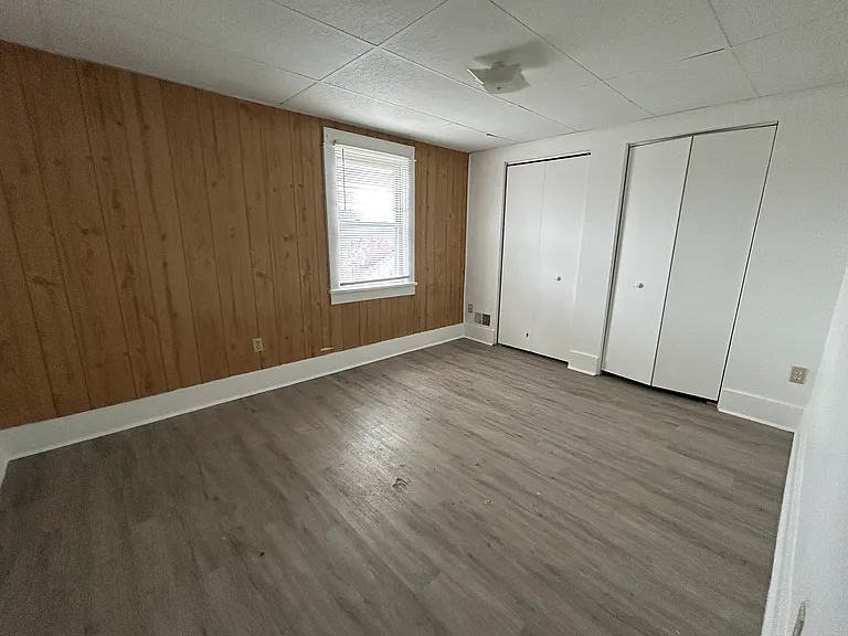 19 Singer Ave — Photo 12