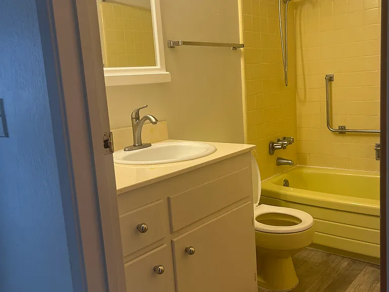 748 Oakland Avenue Apartments — Photo 37