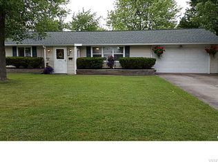 108 Campus Dr W, Amherst, NY