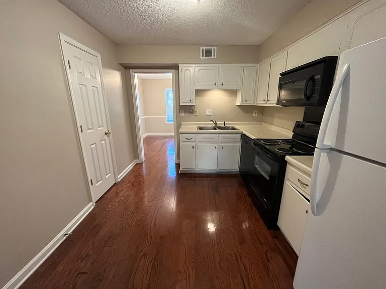 443 N Highland St #3 — Photo 8