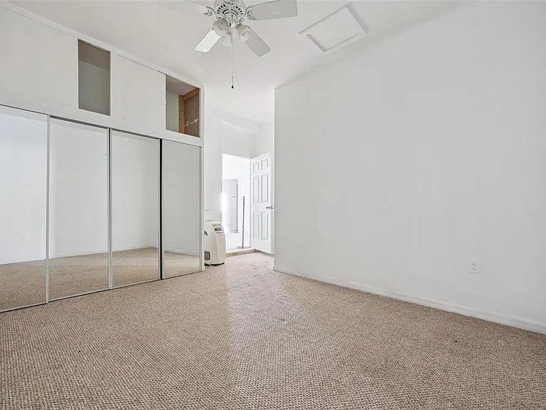 7055 Heatherbrook Dr — Photo 16