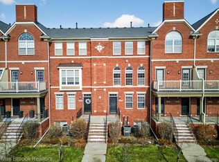 3255 Camden Dr, Troy, MI 48084