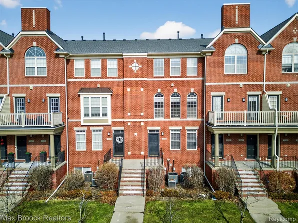 3255 Camden Dr, Troy, MI 48084