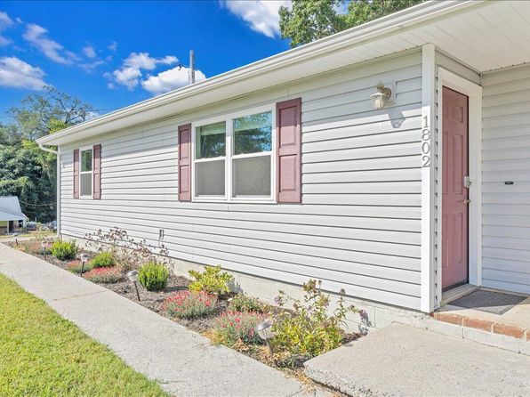 1802 Edmund Ave NE UNIT 1802