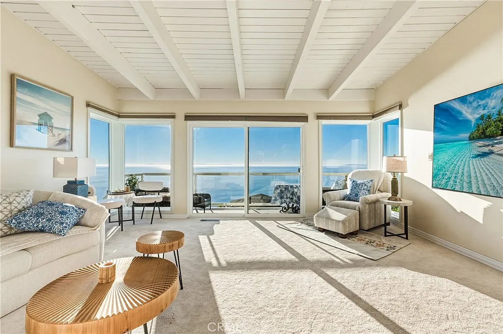 2 bed, 2.5 bath, 1760 sqft, $10,500 — Photo 3