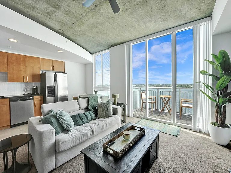300 S Australian Ave #1009 — Photo 3