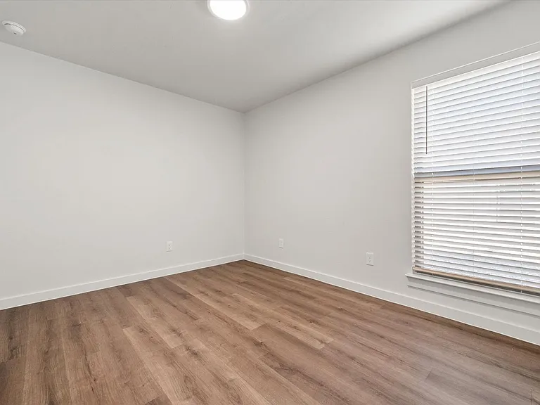 1204 Cottonwood Ave — Photo 13