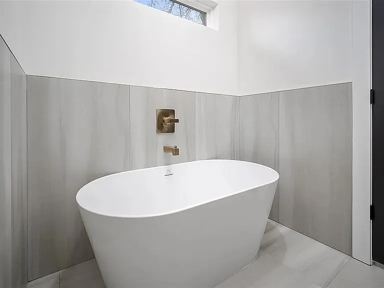 428 NW 97th St — Photo 8