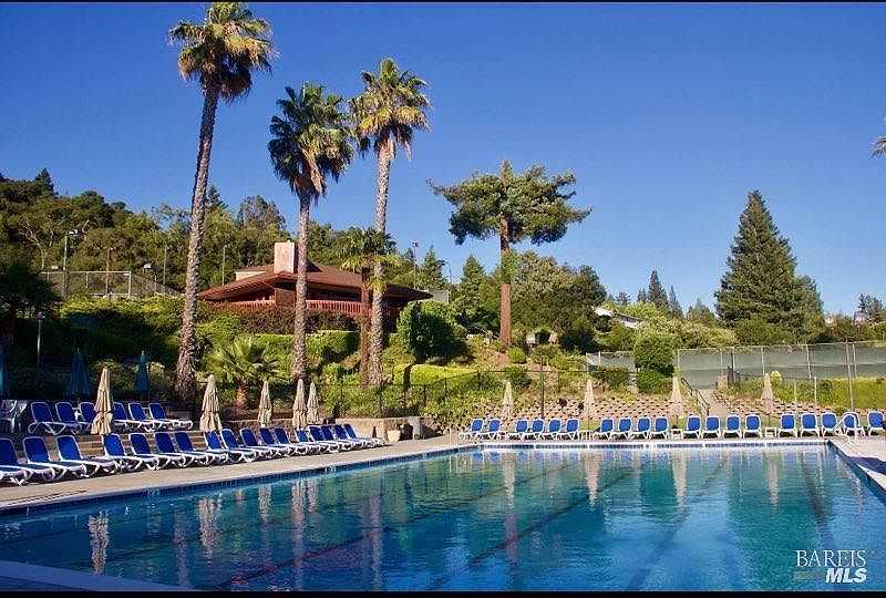 1st image of 4980 Carriage Lane