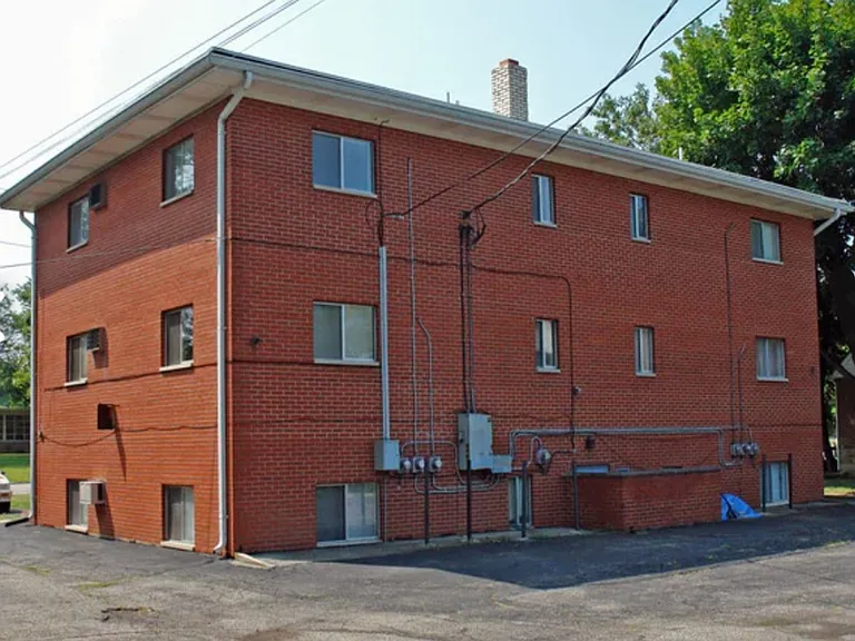 607 E Dorothy Ln — Photo 1