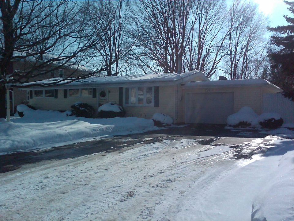 1st image of 2925 E Pleasant Ave
