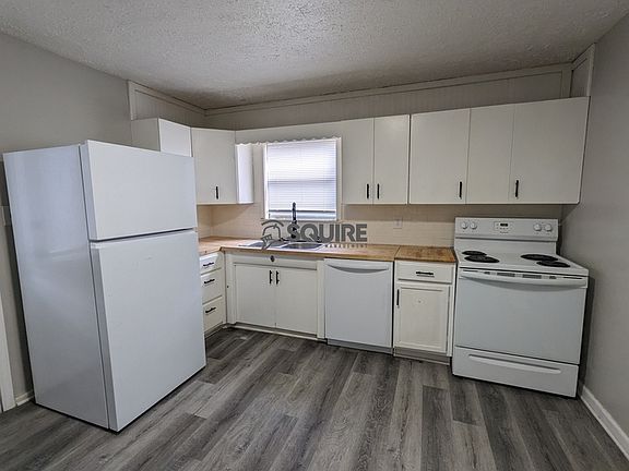 2nd image of 3925 Patricia St