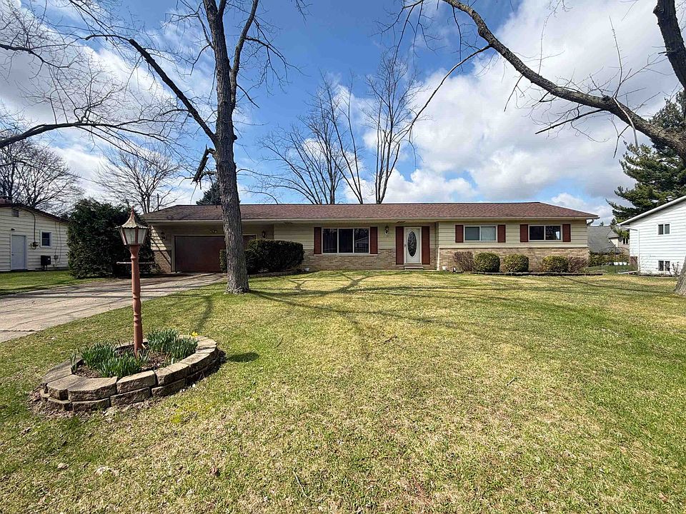 1st image of 11489 Colonial Woods Dr