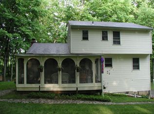 70 Meadowland Dr, Gaylordsville, CT 06755