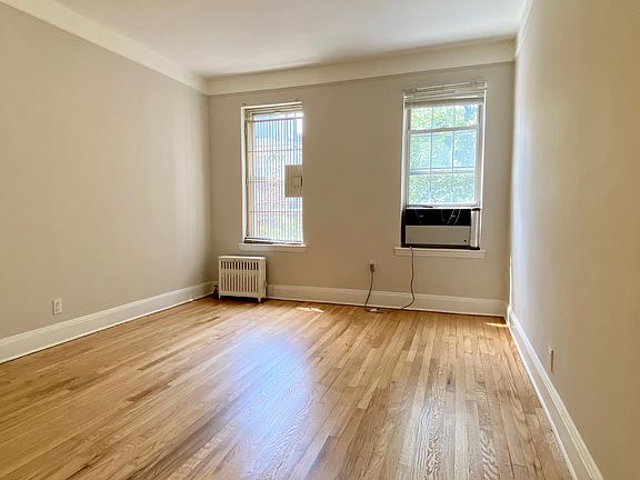 5th image of 322 E 55th St