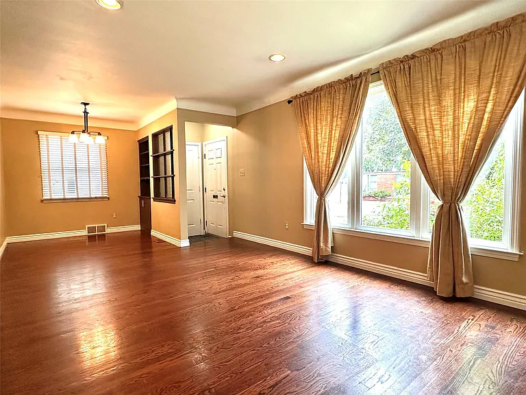 9 Chippewa Ave — Photo 2