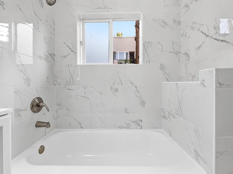 1685 N Summit Ave #1685.5 — Photo 18